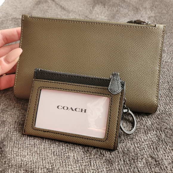 Coach Tech Phone Wallet & ID Case In Colorblock - Picture 2 of 3